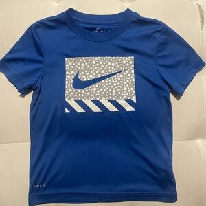 Nike boys DriFit Tee size Medium